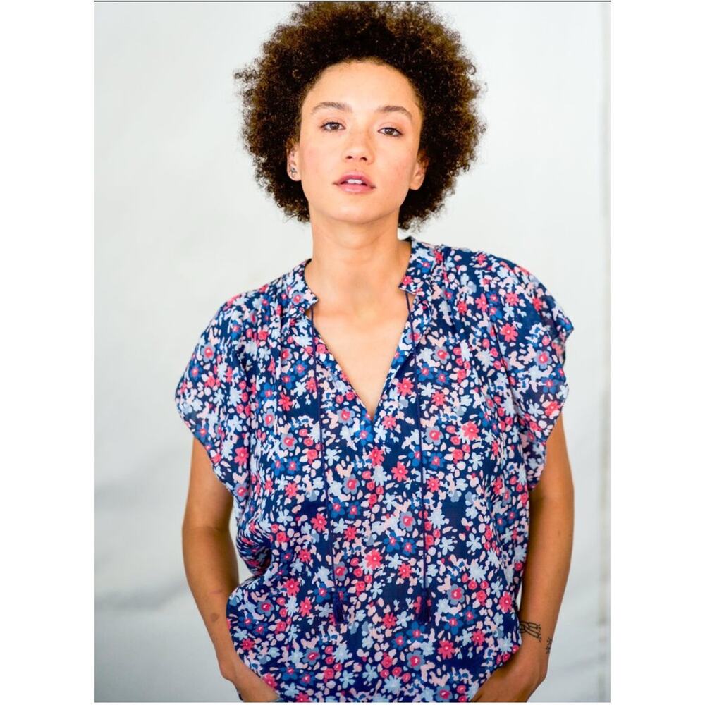 Trovata Brett Short Sleeve Bohemian Floral Blouse Navy Medium